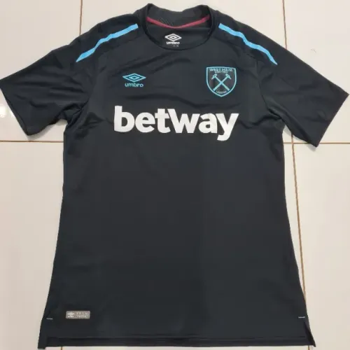 Camisa West Ham United Umbro Preta Tamanho G