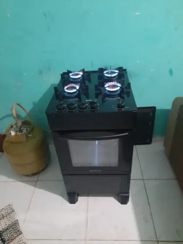 Fogão Atlas com 4 bocas mesa de vidro