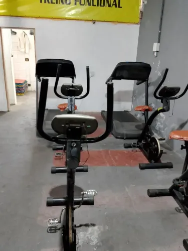 Aparelho de musculação 