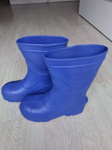 Bota azul de borracha