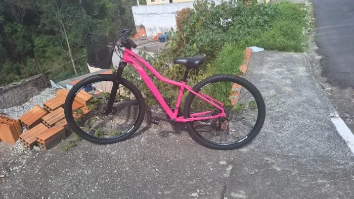 Bike Absolute aro 29 rosa - 21v Shimano, freio a disco
