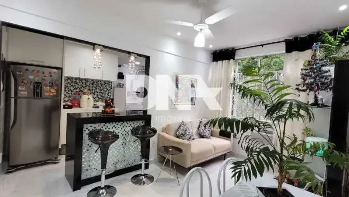 Apartamento - / Residencial / Copacabana
