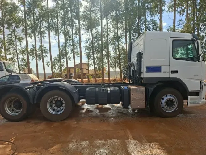 Volvo FM 370 ano 2014 Automático 