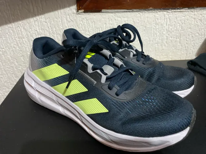 Adidas Questar 3 tam 44