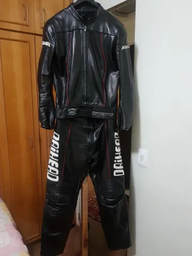 Macacão de Couro Dainese