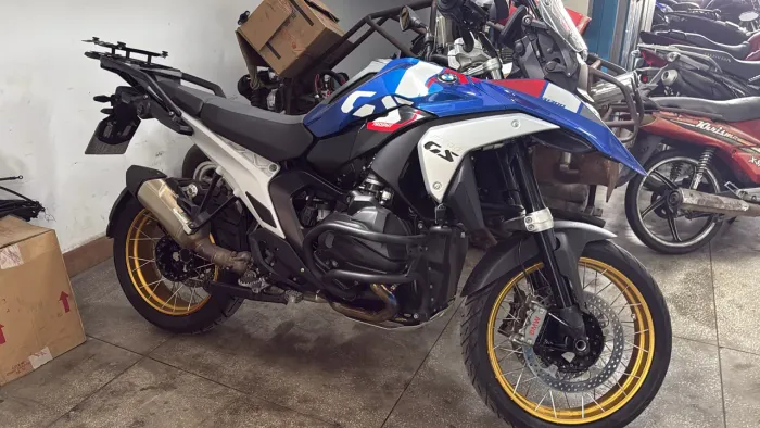 BMW GS 1300 novinha