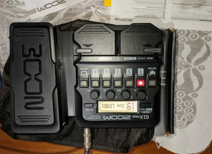 Pedaleira Zoom G1X Four para guitarra - Em perfeito estado