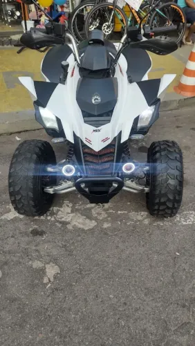 Quadriciclo Can Am