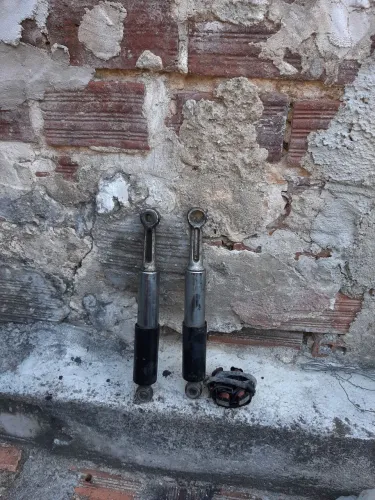 Amortecedor traseiro da Traxx Stan 50CC