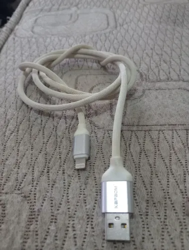 Cabo USB para iPhone - KABPOM