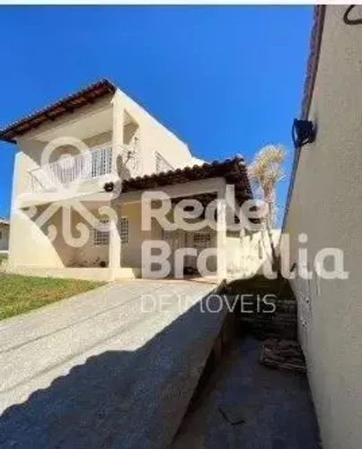 Alugo sobrado em Arniqueiras - 180m², 2 suítes + 1 quarto, vista para Brasília!