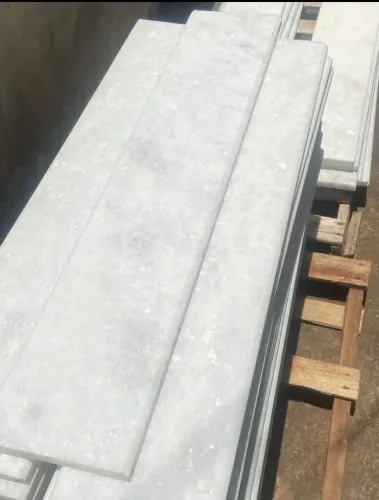 Borda para piscina em marmore