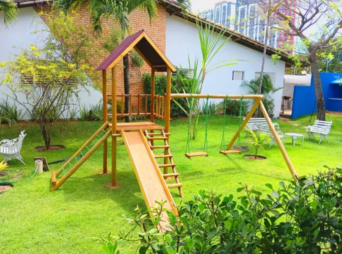 Playground Infantil Completo com Balanço e Escorregador