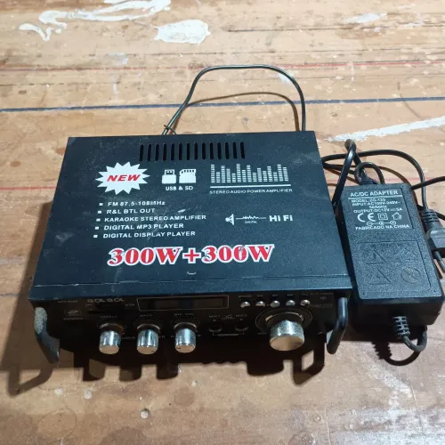Mini Amplificador Hi-Fi 300+300 W Bluetooth