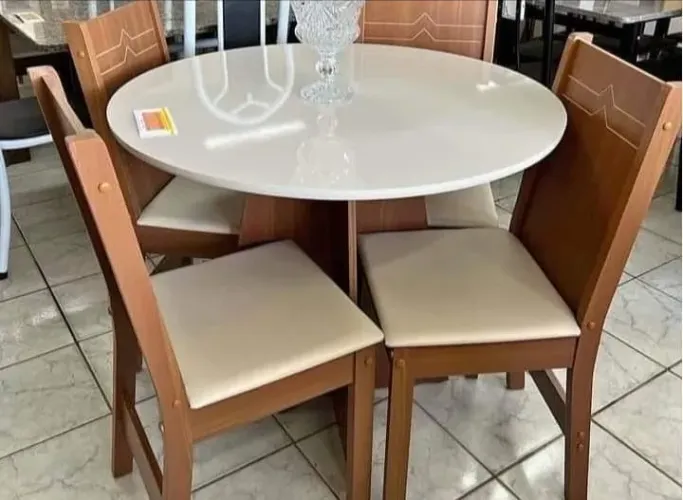Mesa de jantar 4 cadeiras 90x90 Sem vidro entrego Hoje R$ 749,99 a vista