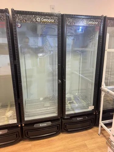 Cervejeira Gelopar 2 portas 950 litros -6 graus NOVA