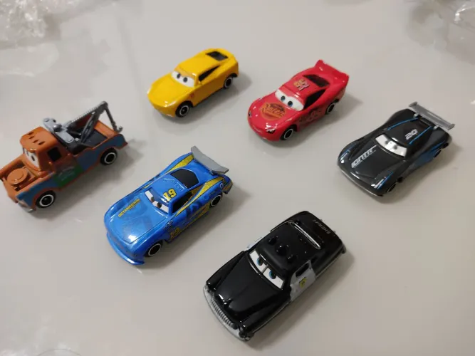 Carros Pixar em Metal Preço por unidade 