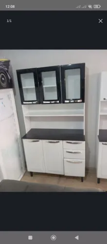 Armário de cozinha com design moderno em aço Itatiaia