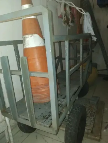 Carroça trabalho 3 rodas