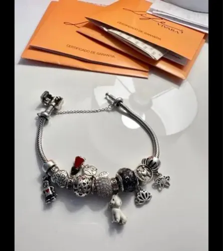 Pulseira Life Vivara com 11 berloques 