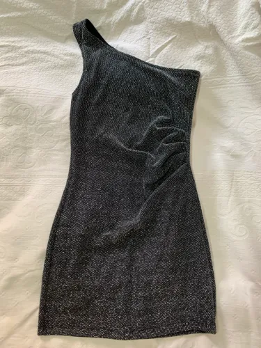 Vestido curto mula manca de brilho