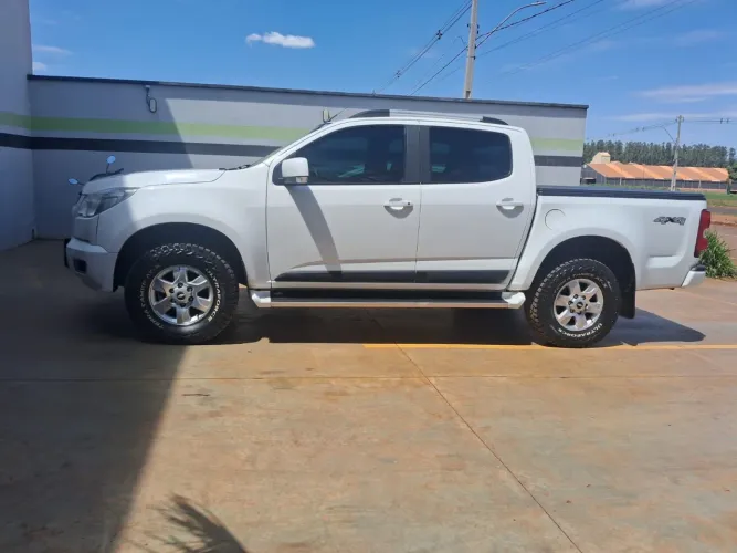 Chevrolet S10 Pick-up LT 2.8 TDI 4X2 CD Diesel AUT 2015