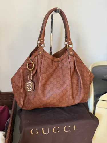 BOLSA GUCCI SUKEY COURO LINDA