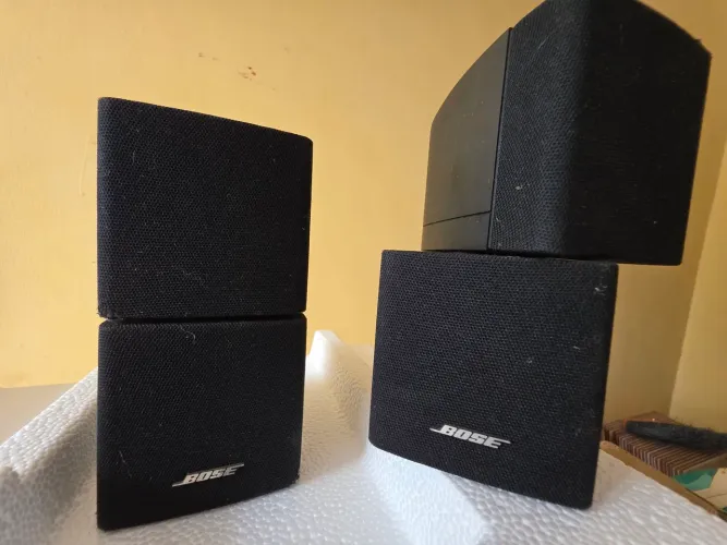 Par caixas som náuticas Bose Acoustmass DualCube articuladas profissionais