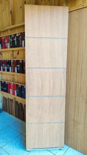 PROMOÇÃO: Porta frisada semioca 60cm com capa de Angelim-Pedra