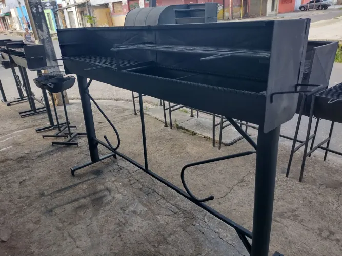 Churrasqueira para espetinho profissional
