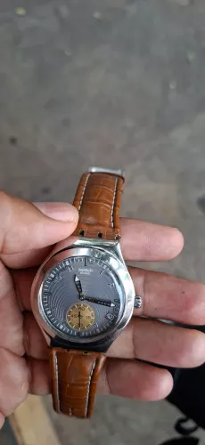 Relógio swatch parado original vendo olx pay mais entrega para todo Brasil faço envio 