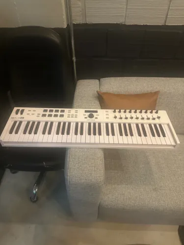 Teclado Controlador Arturia Keylab 61 MKII