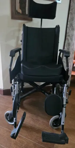 Cadeira de rodas agile