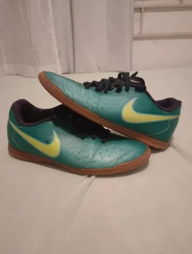 Chuteira Nike magista N/38
