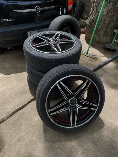 Rodas aro 17 com pneus 205/45