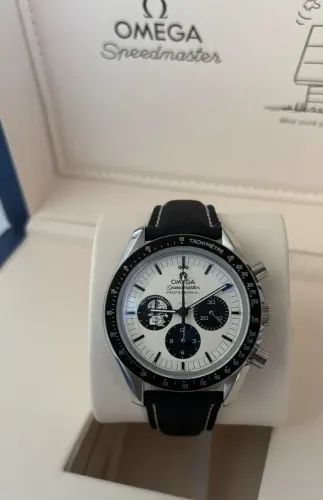 OmegaOmega Speedmaster Professional Moonwatch "Silver Snoopy Award" 50th Anniversary Black