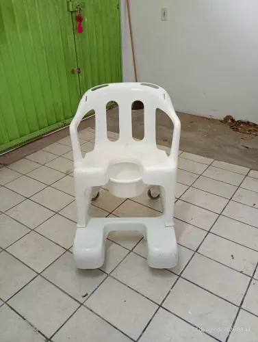 Cadeira de banho hospitalar