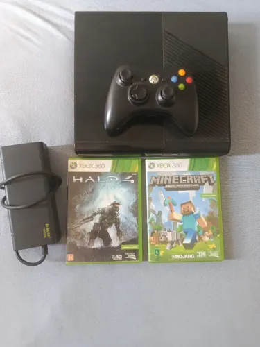 Xbox 360 super slim semi novo + jogos