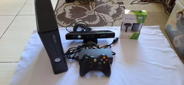 VENDO XBOX 360 DESBLOQUEADO LEIA A DESCRIÇÃO TEM CONVERSA NO VALOR