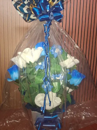 Buquê de rosas falsas