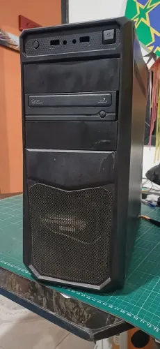 PC usado em excelente estado