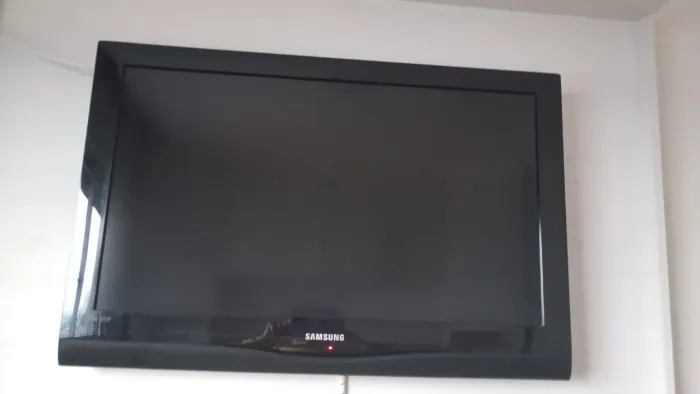 Tv Samsung 32 polegadas não é Smart 