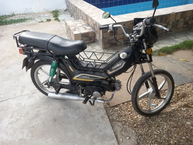 Moto boa único dono 49cc entrego com documento em dia 