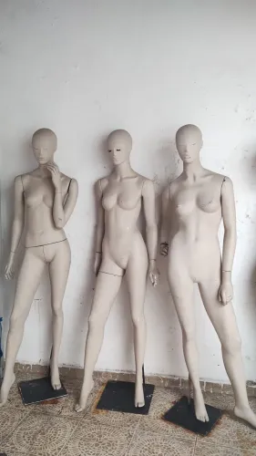 Manequins de vitrine 