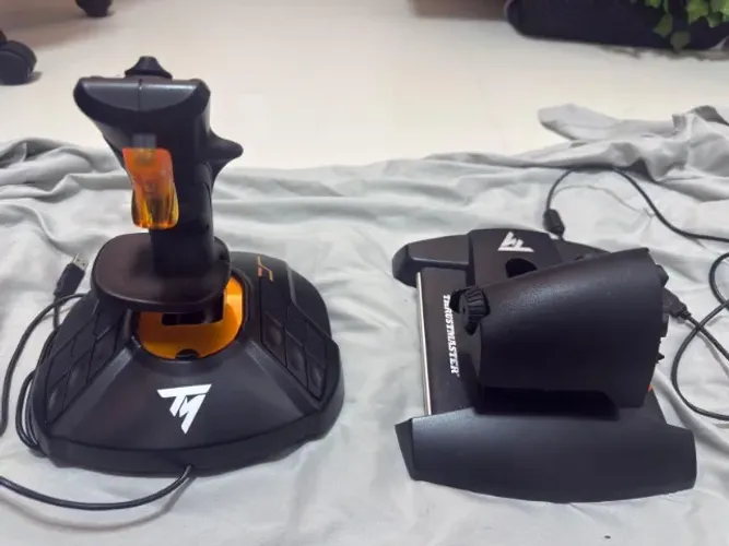 Thrustmaster T16000m FCS Hotas C/ Acelerador
