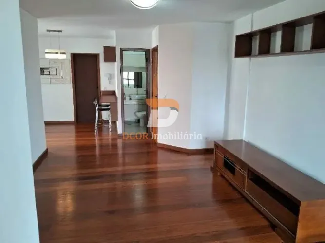 Apartamento confortável e completo em localização privilegiada!