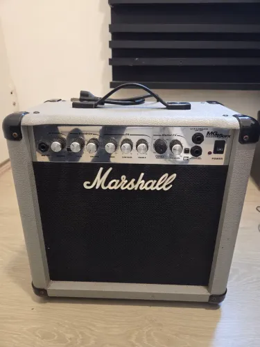Marshall MG 15DFX