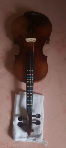 Violino semi-novo barato!