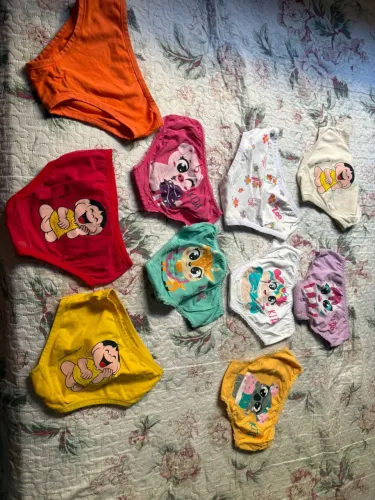 Vendo calcinhas semi novas da diamantes TAM M em perfeito estado !