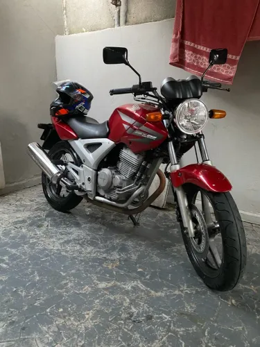 Ótima moto